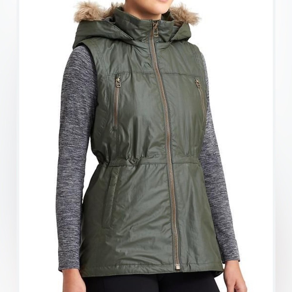 Athleta Alpine Air Vest Size Small Trim Green. No hood